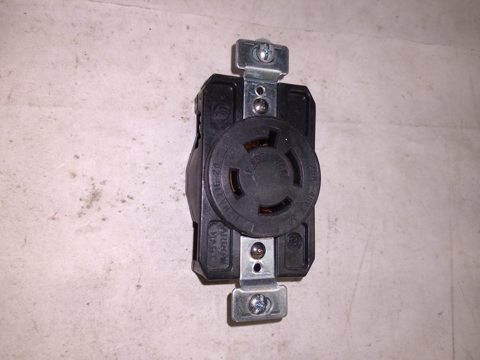COOPER ARROW HART 6430 LOCKING RECEPTACLE 20A 480V 3PH 3P 4W GRD ’10 IN BOX’