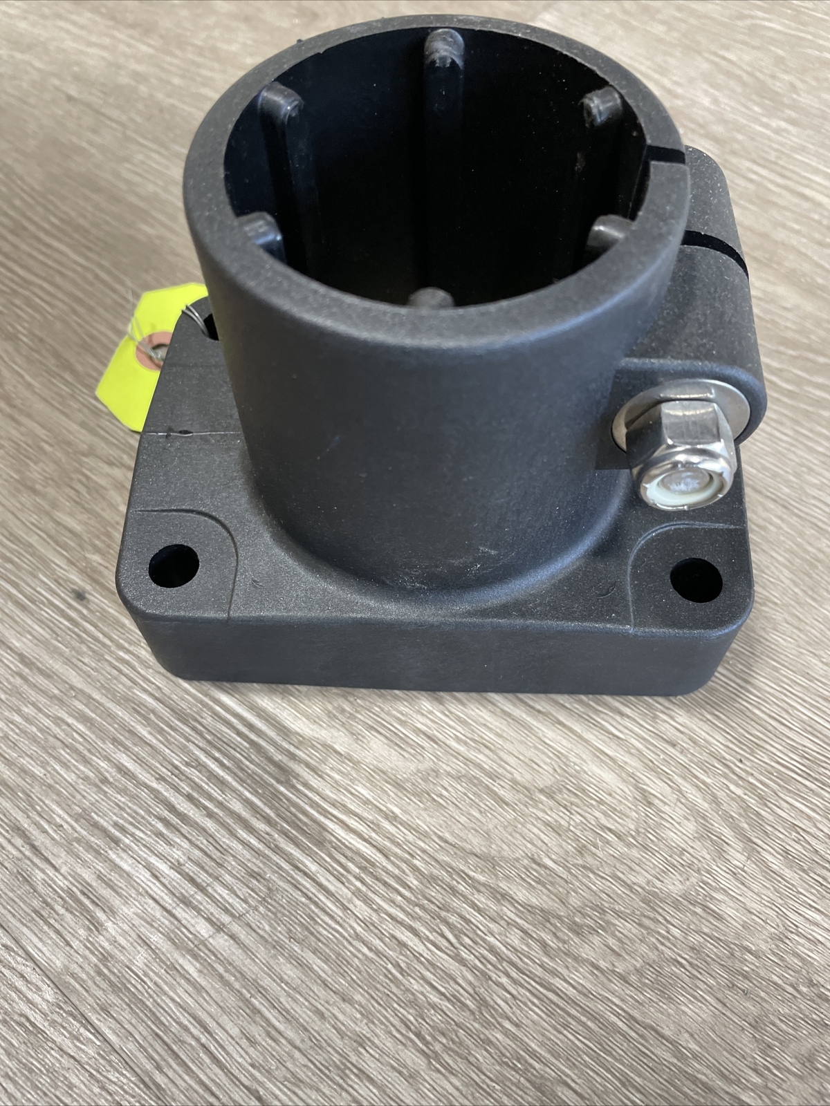 Valu Guide VG-308 1 1/2″ pipe post cap leg support bracket
