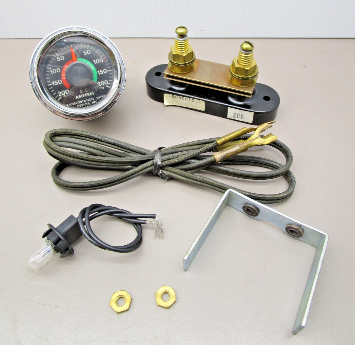 TSD 7373 2″ Ampere Gauge 200A with Hoyt C-8033 1888001031 Fuse Bridge