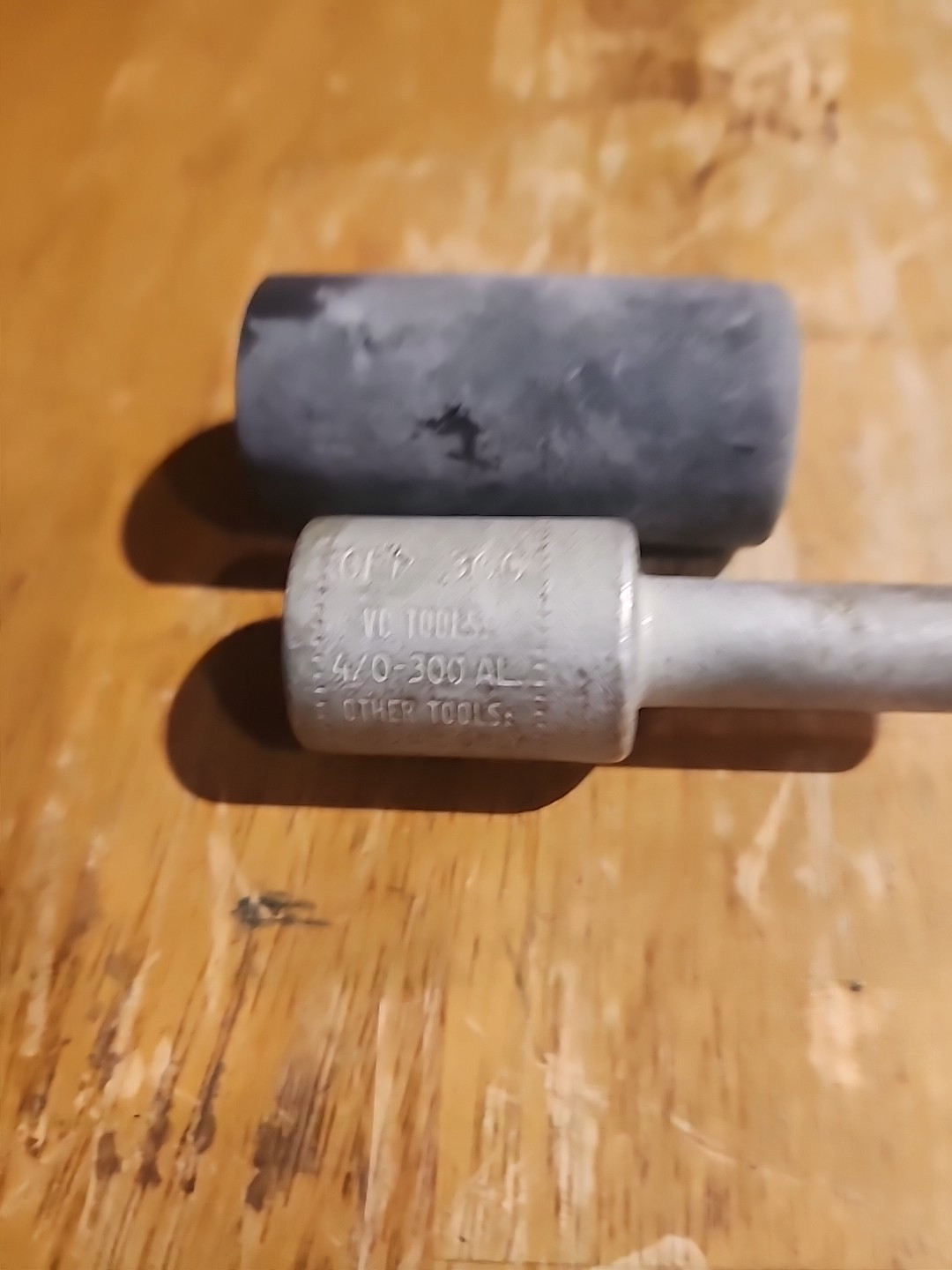New Old Stock Versatile CEP-300, Crimp-on Pin, Aluminum, 4/0-300Al. VC TOOL