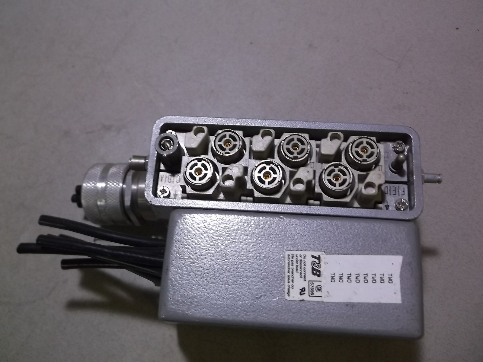 Thomas & Betts 57696 4-Wire Connector Lot of 2 *FREE SHIPPING*