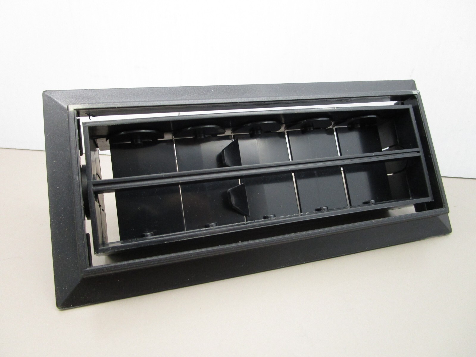 New Flyer Molded Products HVAC Vent Assembly Fits a 6-1/2″ x 2-3/4″ Hole
