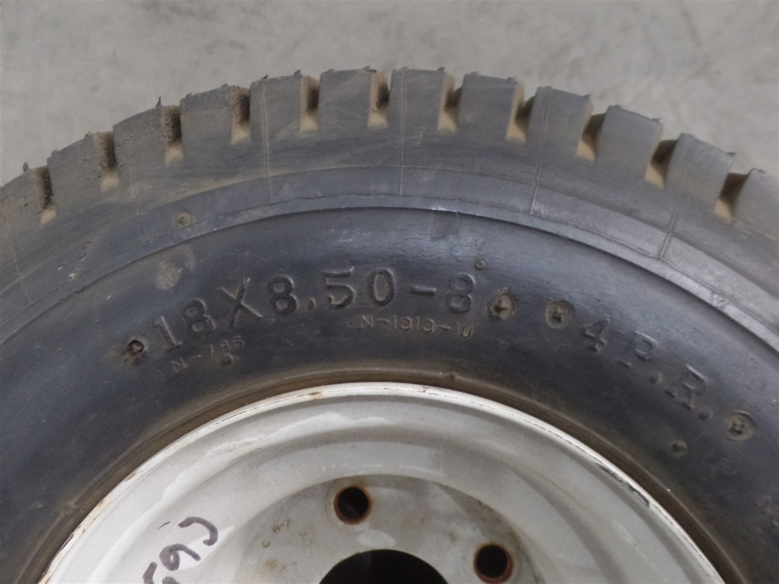 REPLACEMENT 18X8.50-8 4 P.R TURF TIRE AND RIM ASSEMBLY, C65089, 5-HOLE, N-786