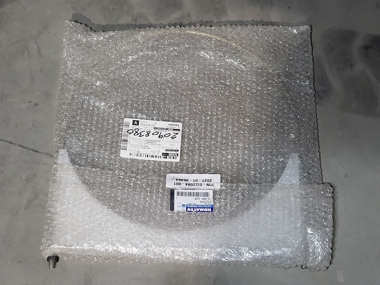 SURPLUS NEW KOMATSU EG2084 Clamp Assembly – Heavy Machinery