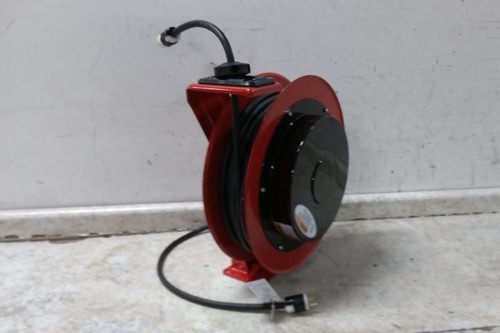 Reelcraft L 70075 123 3A 120VAC 75 Ft L Spring Retraction Extension Cord Reel