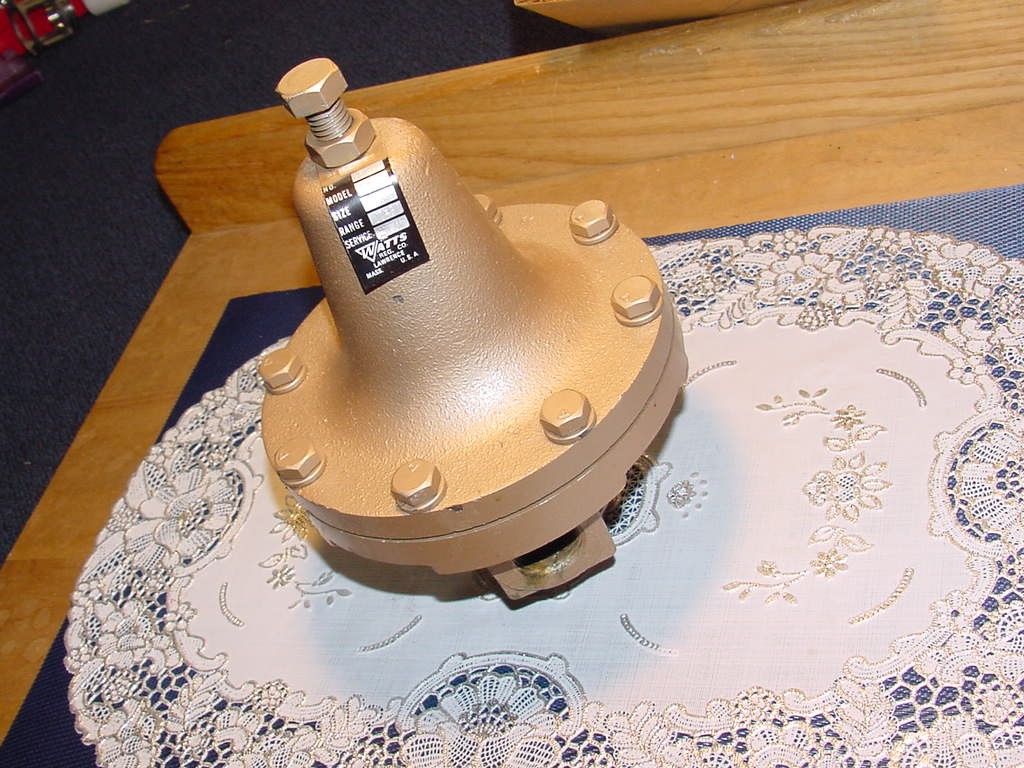 Watts 252A Bronze Pressure Regulator, 3/4 FNPT, Range 10-30Psig, Steam, 146M1
