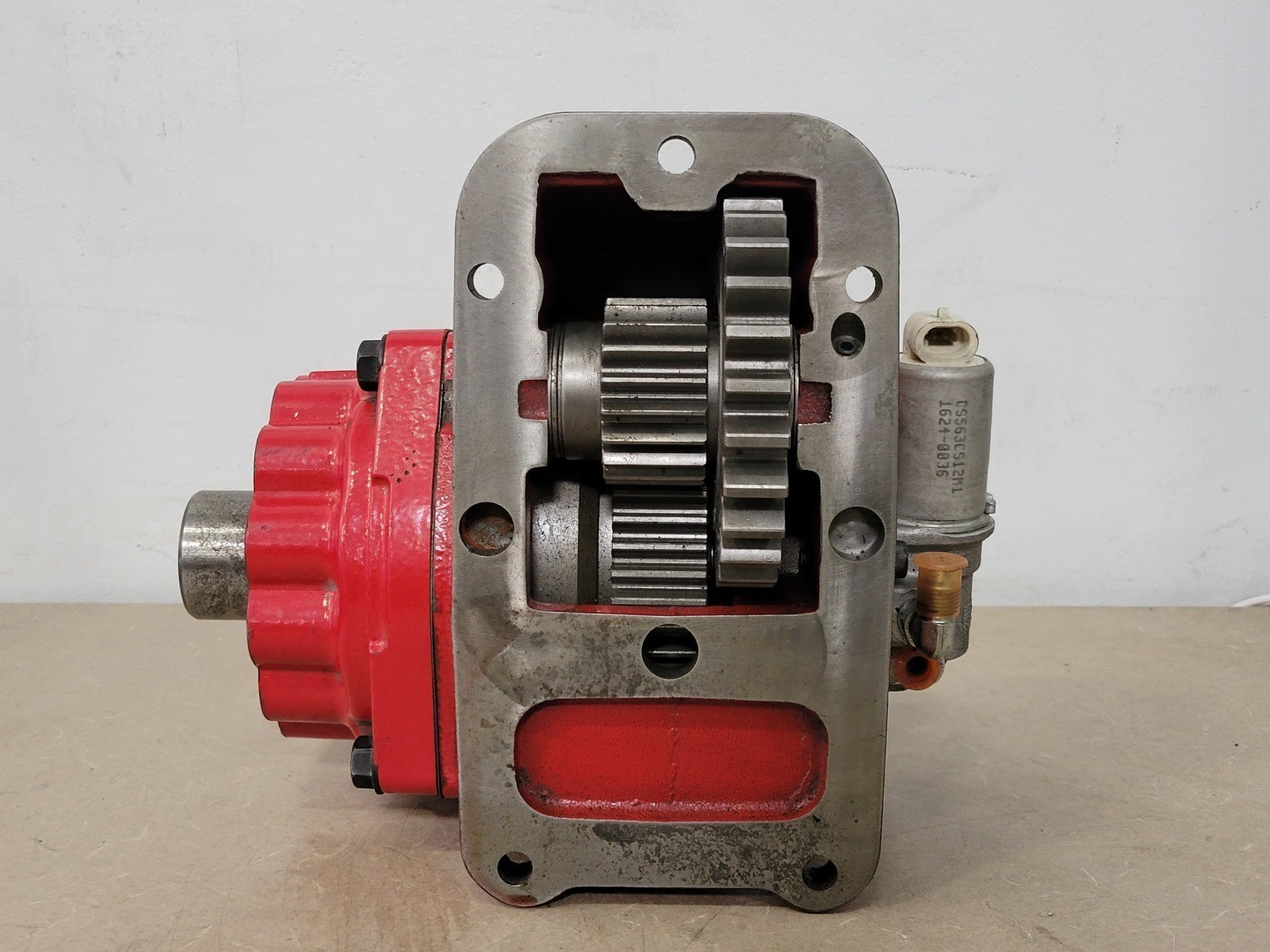 GENTLY USED PARKER 272MAAJP-B5RK Power Take-Off Assembly – Transportation