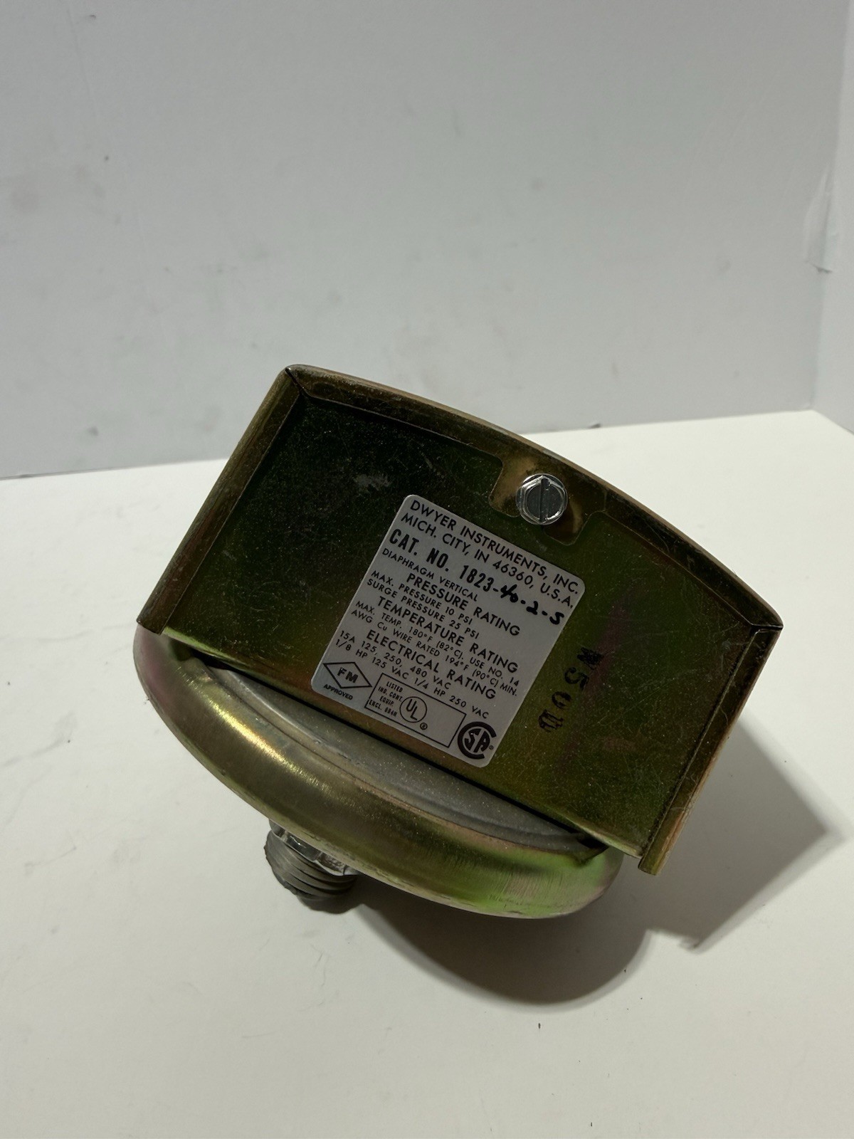 DWYER 1823 Low Differential Pressure Switch Max Pressure 10PSI NEW OPEN BOX
