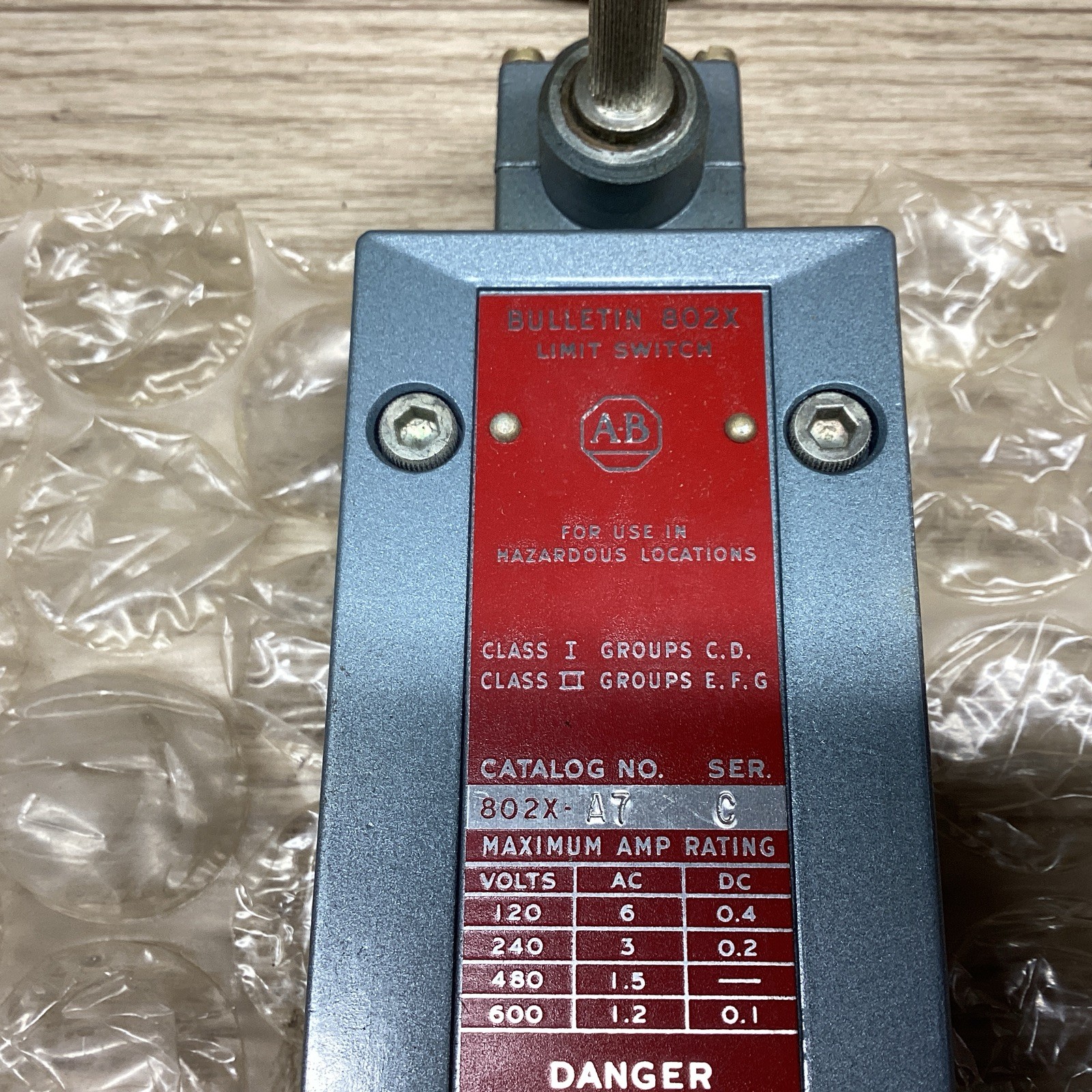 NOS ALLEN BRADLEY 802XA7 SER. C LIMIT SWITCH #828PT153*CO