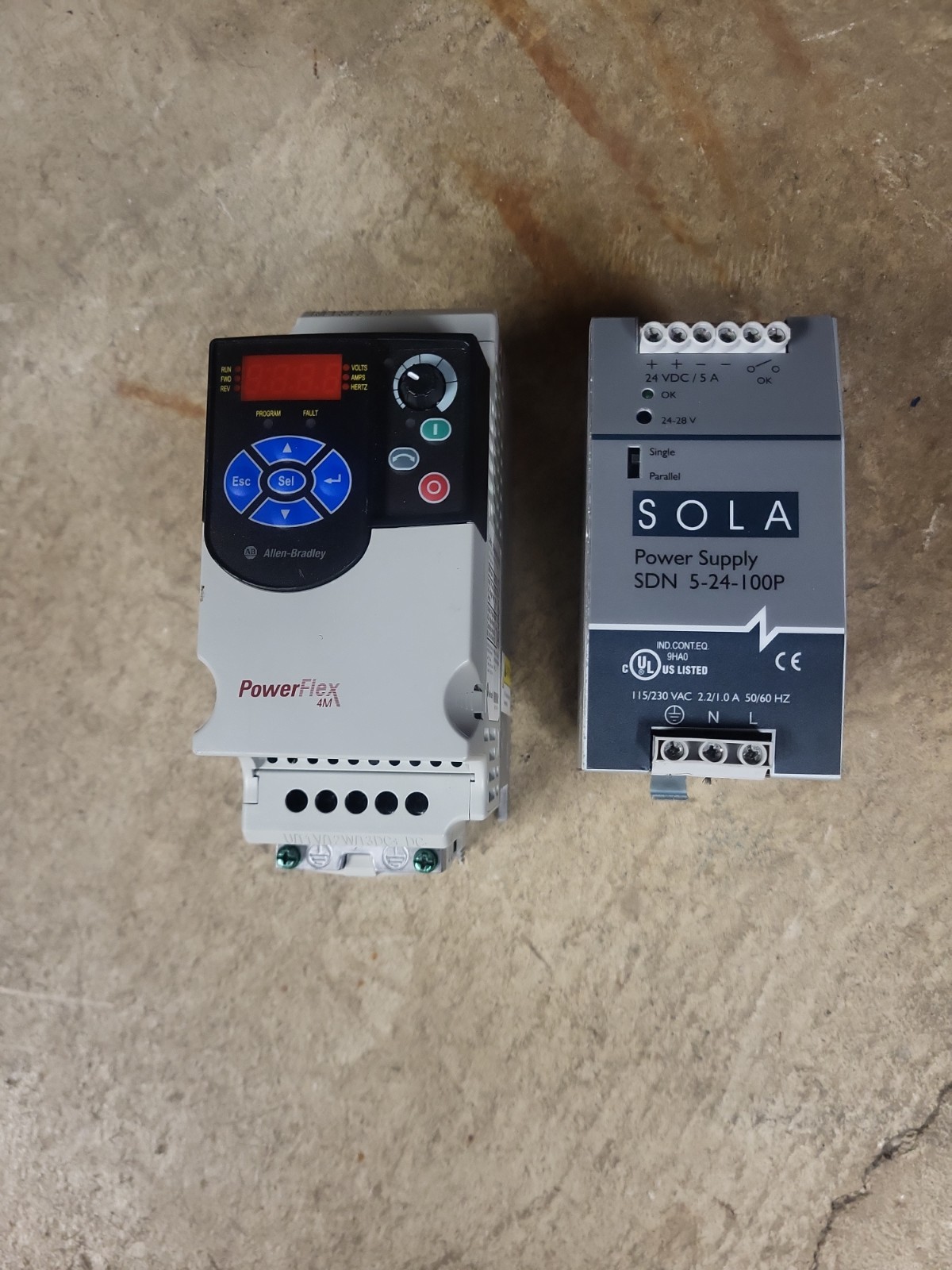 Allen-Bradley 22F-B2P5N103 AC Drive 0.5HP 0.4kW 240V 3PH in/Out & Power Supply.