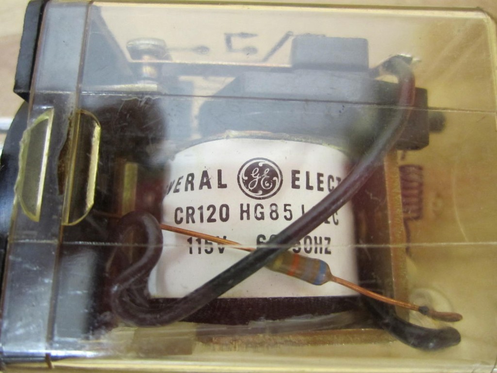 General Electric CR120 HG85J02C Relay