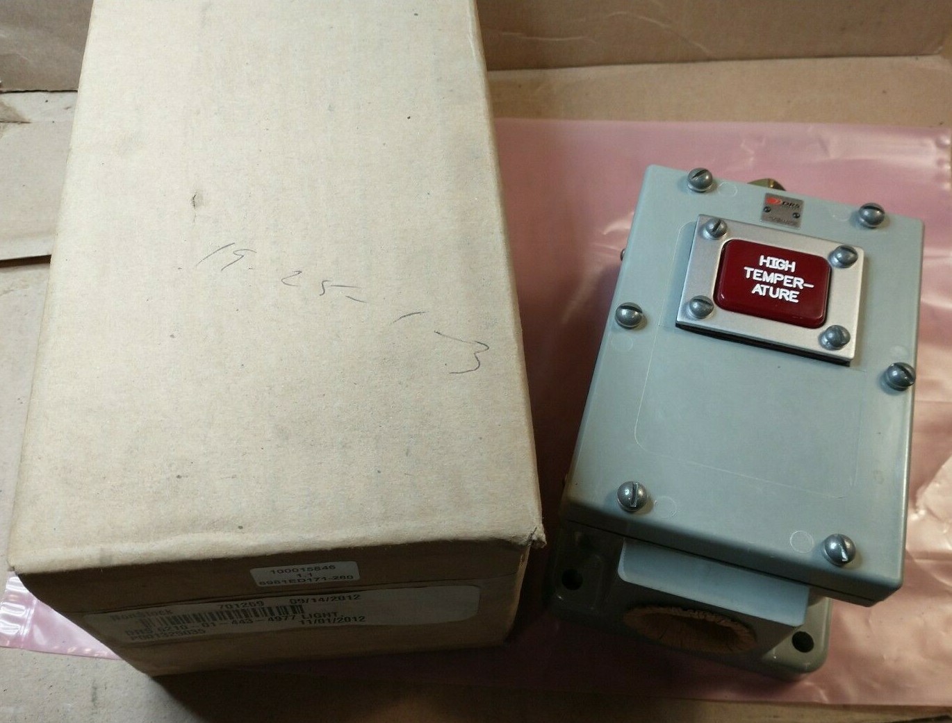DRS Technologies “High Temperature” Indicator Light W/ Enclosure 6981ED171-280