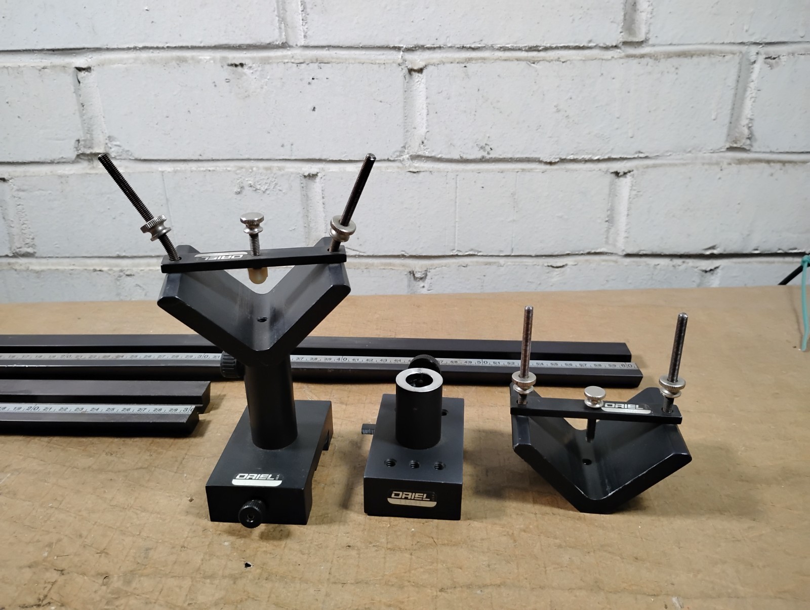 Oriel Optical Rails with Carriers – 11502 11522 11641 11670 13860
