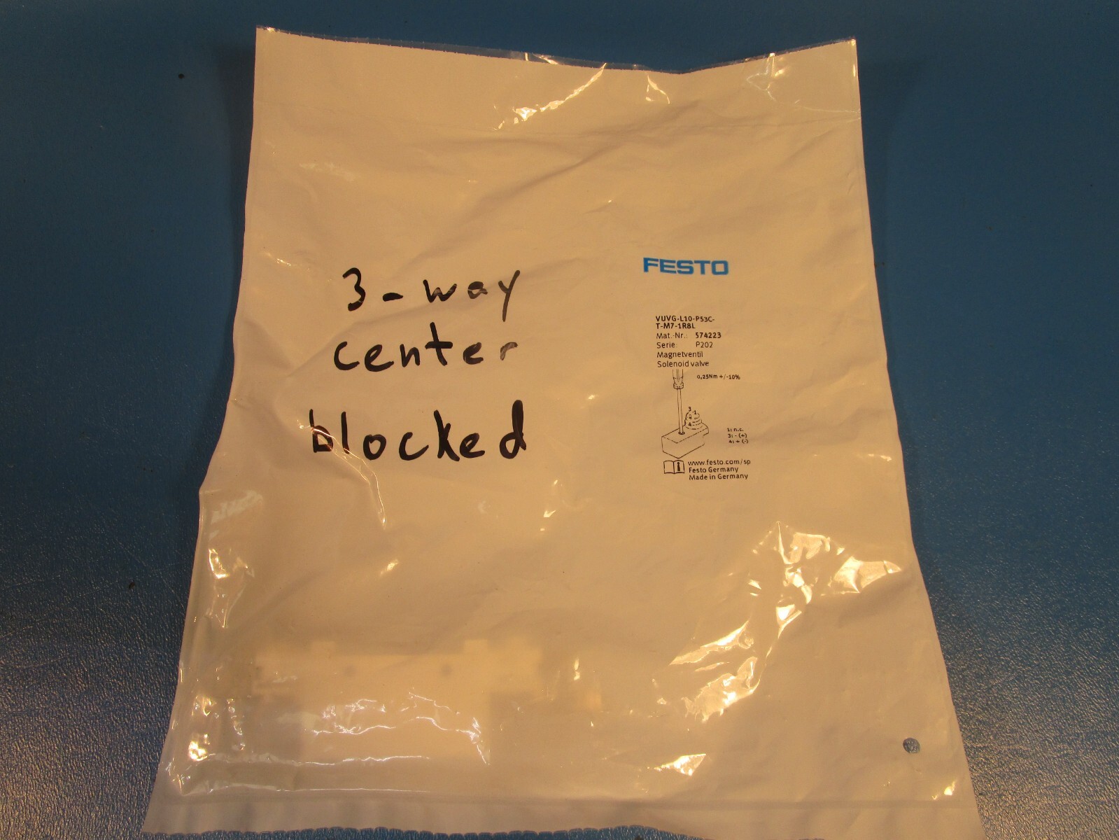 Festo VUVG-L10-P53C-T-M7-1R8L, 574223 Solenoid Valve 5/3-way