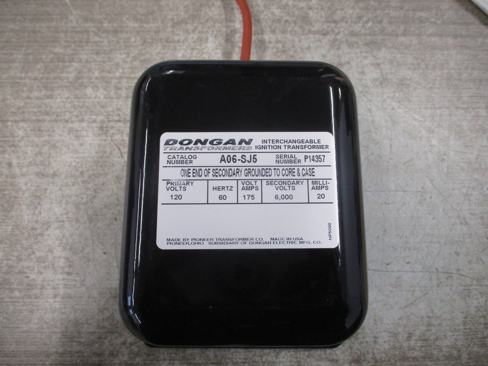 Dongan Ignition Transformer A06-SJ5 Pri: 120V Sec: 6000V 60Hz Used