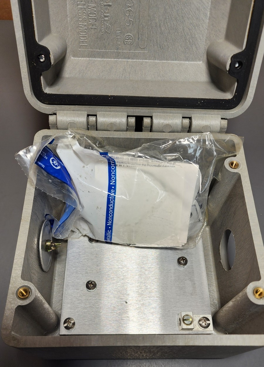 Carlon CJ665 Enclosure (Qty 2) Please Read *PS
