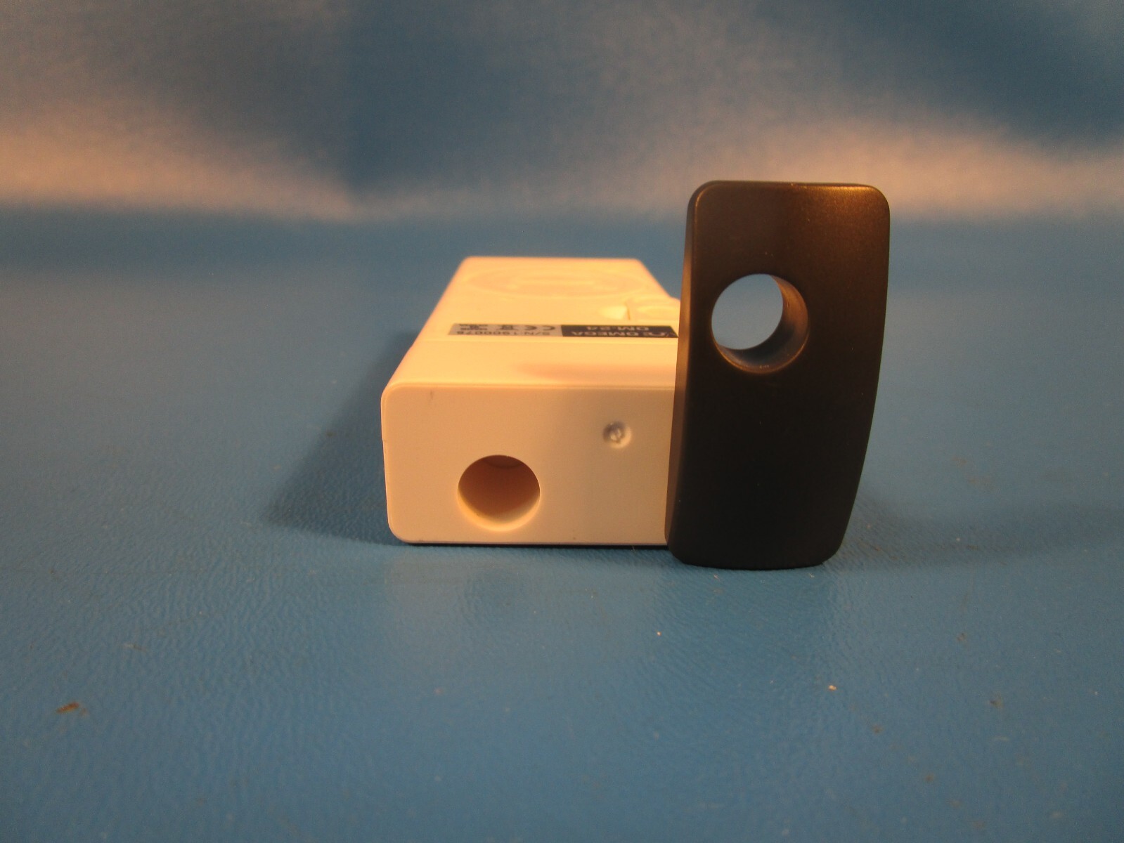 USED OMEGA OM-24, Data Logger with USB 2.0 Interface, PDF Temperature