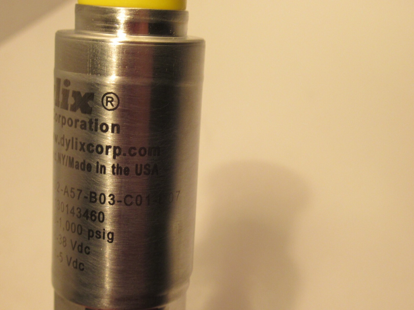 DYLIX MT2-PP102-A57-B03-C01-D07 PRESSURE TRANSMITTER NEW
