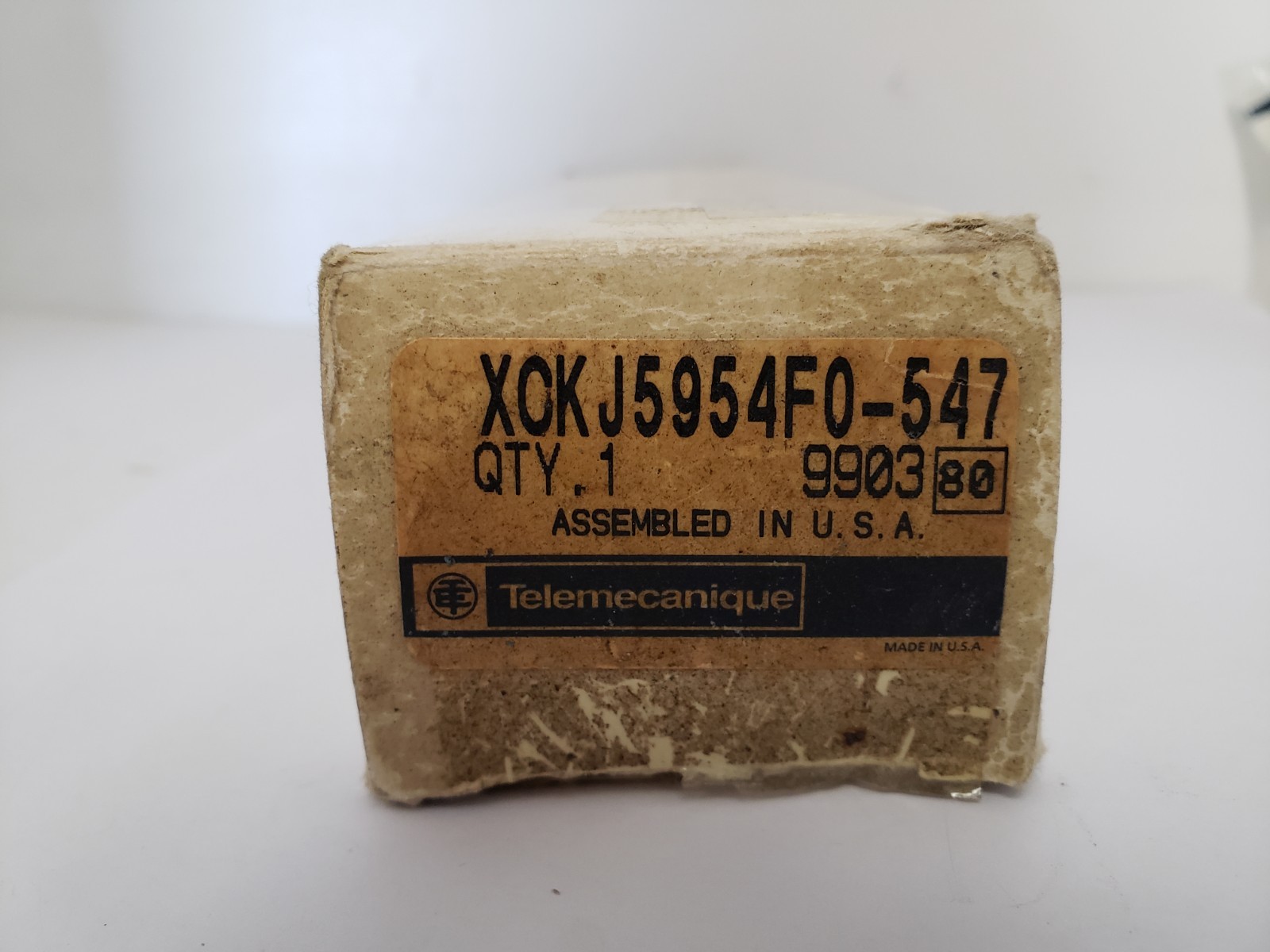 TELEMECANIQUE XCKJ5954F0-547 INTERLOCK SAFETY SWITCH 3A 240V 5 PIN NIB
