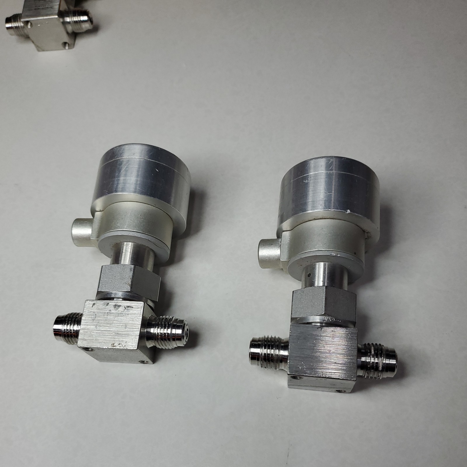 Swagelok SS-4BK-VCR-1C Bellows Sealed Pneumatic Valves 1/4 in Male VCR Lot of 2