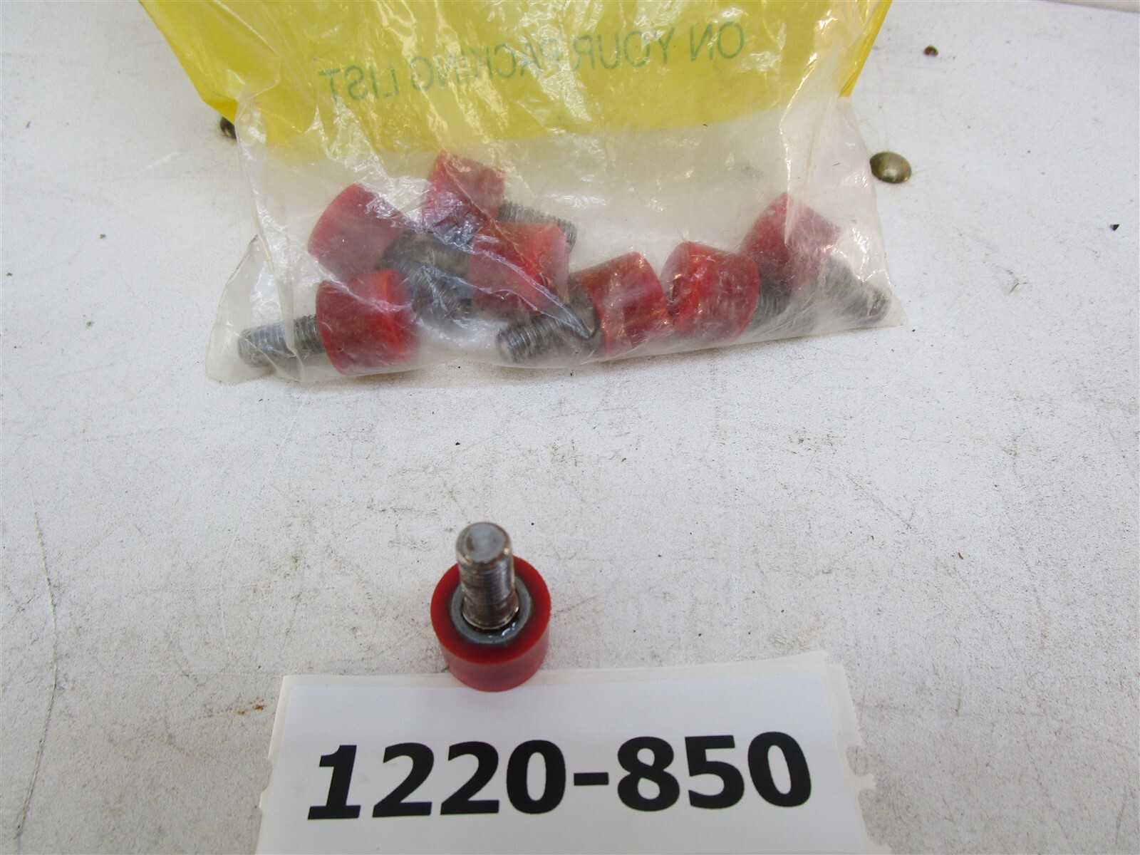 McMaster-Carr 9546K242 19mm Dia. Hard Ruber Bumper M8 X 1.25 Stud