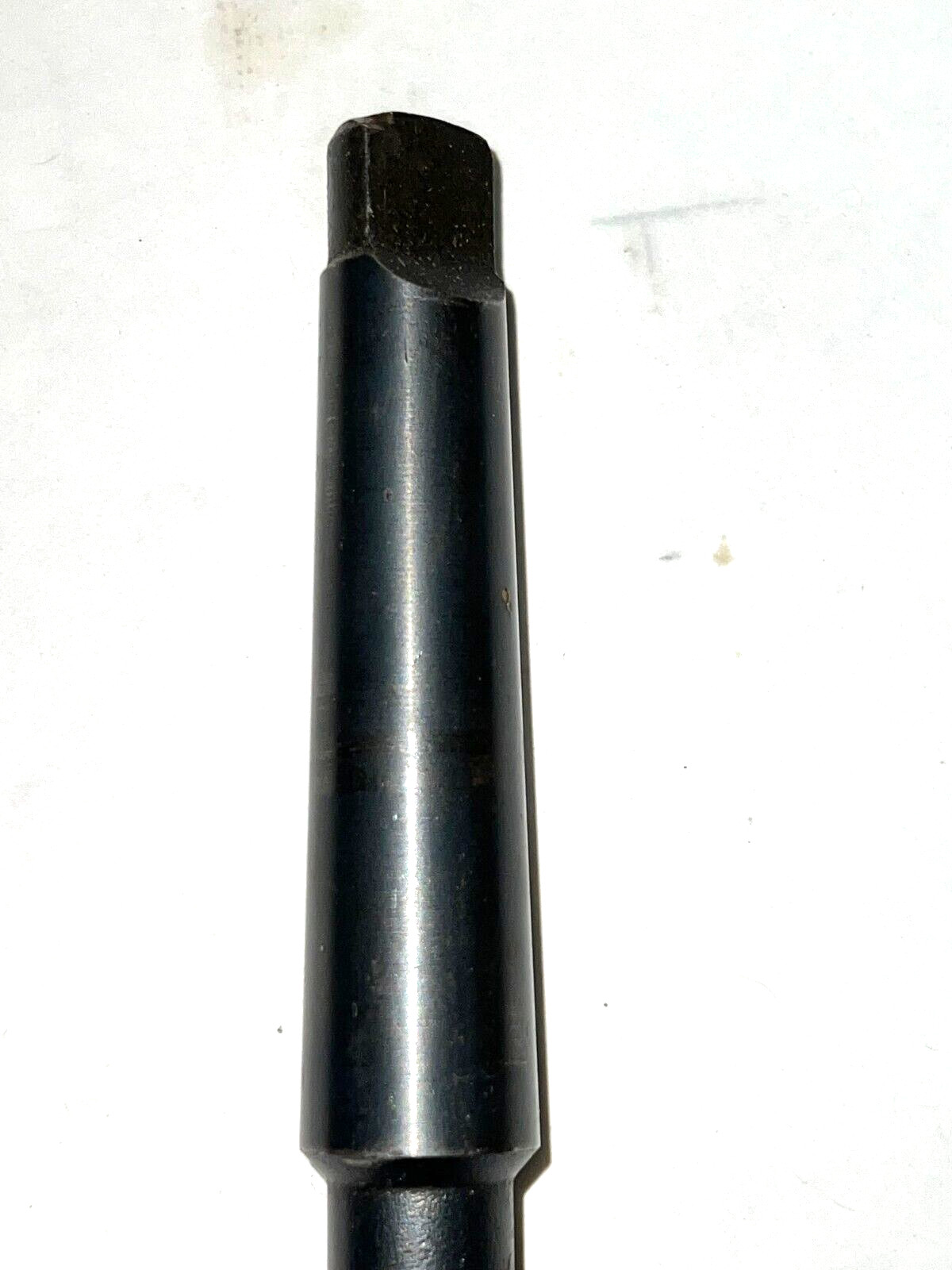 MORSE TAPERED SHANK DRILL BIT 2MT 37/64″ CUT 4-3/4″ LOC 8-1/2″ OAL