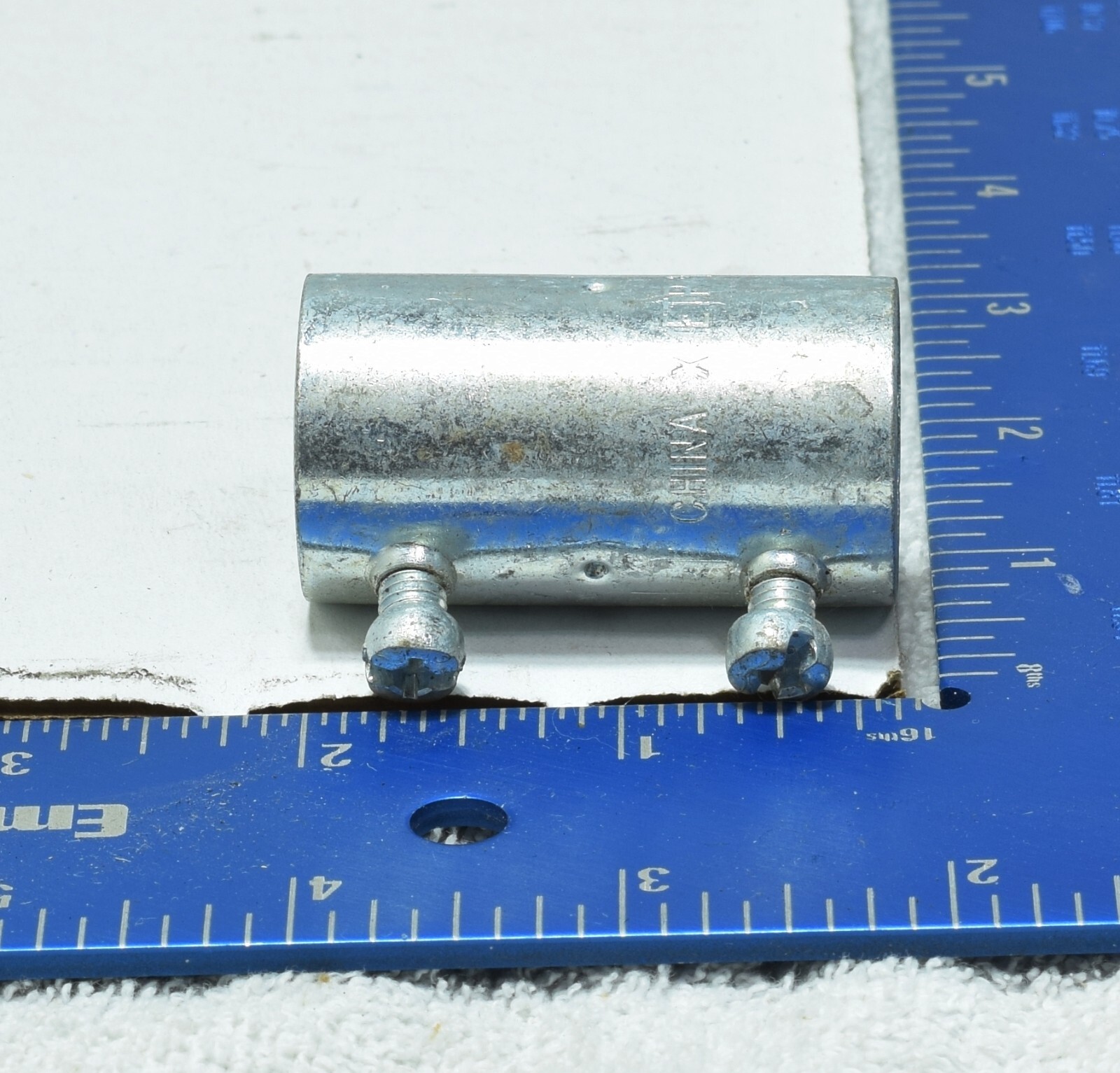 Lot (27) EGS 5050S 1/2″ EMT Coupling