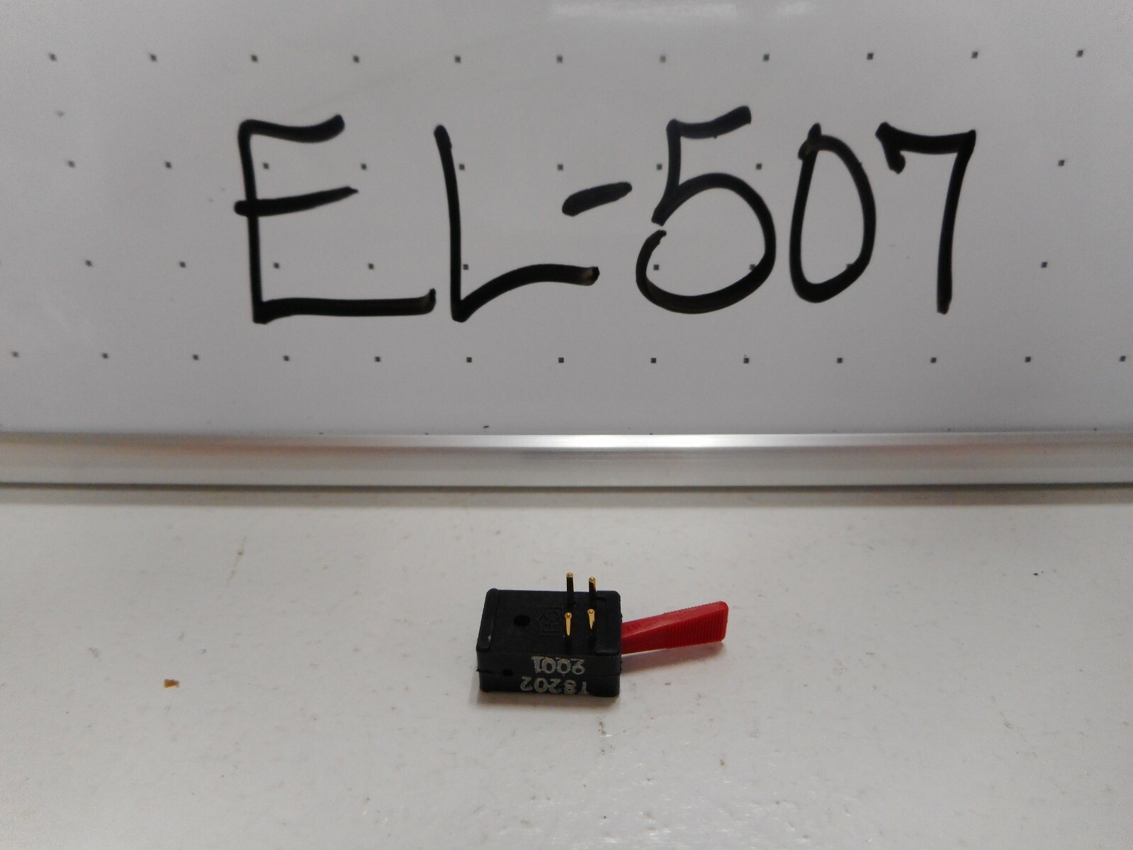 NOS T8202 ELECTROSWITCH MINIATURE DPDT .5A TOGGLE SWITCH