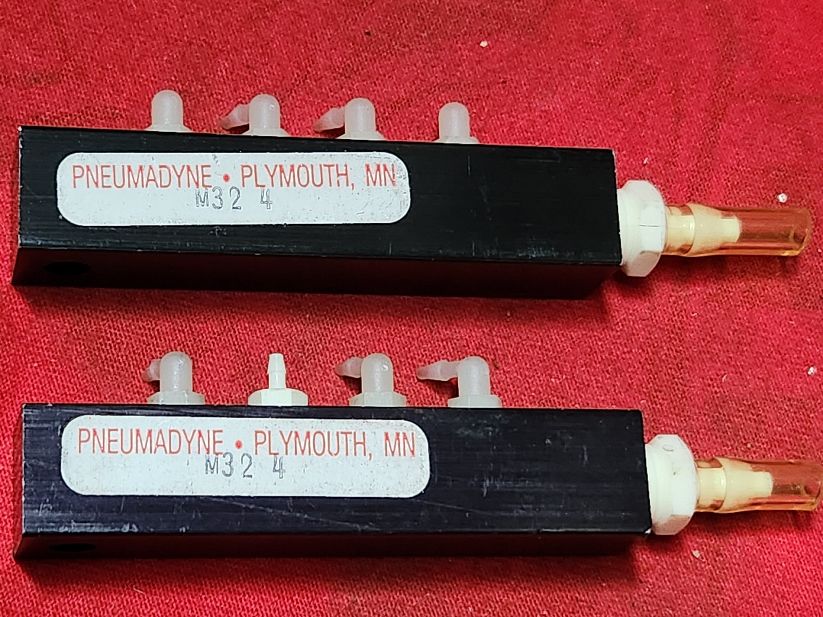 2 PNEUMADYNE M32 4 inline air gas Manifold 6w6