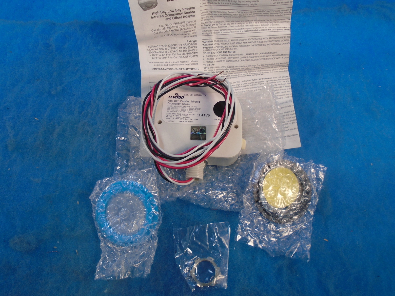 NIB LEVITON OSFHU-ITW 1E41V0 FIXTURE-MOUNTED PIR HIGH-BAY SENSOR 1 YR WARRANTY