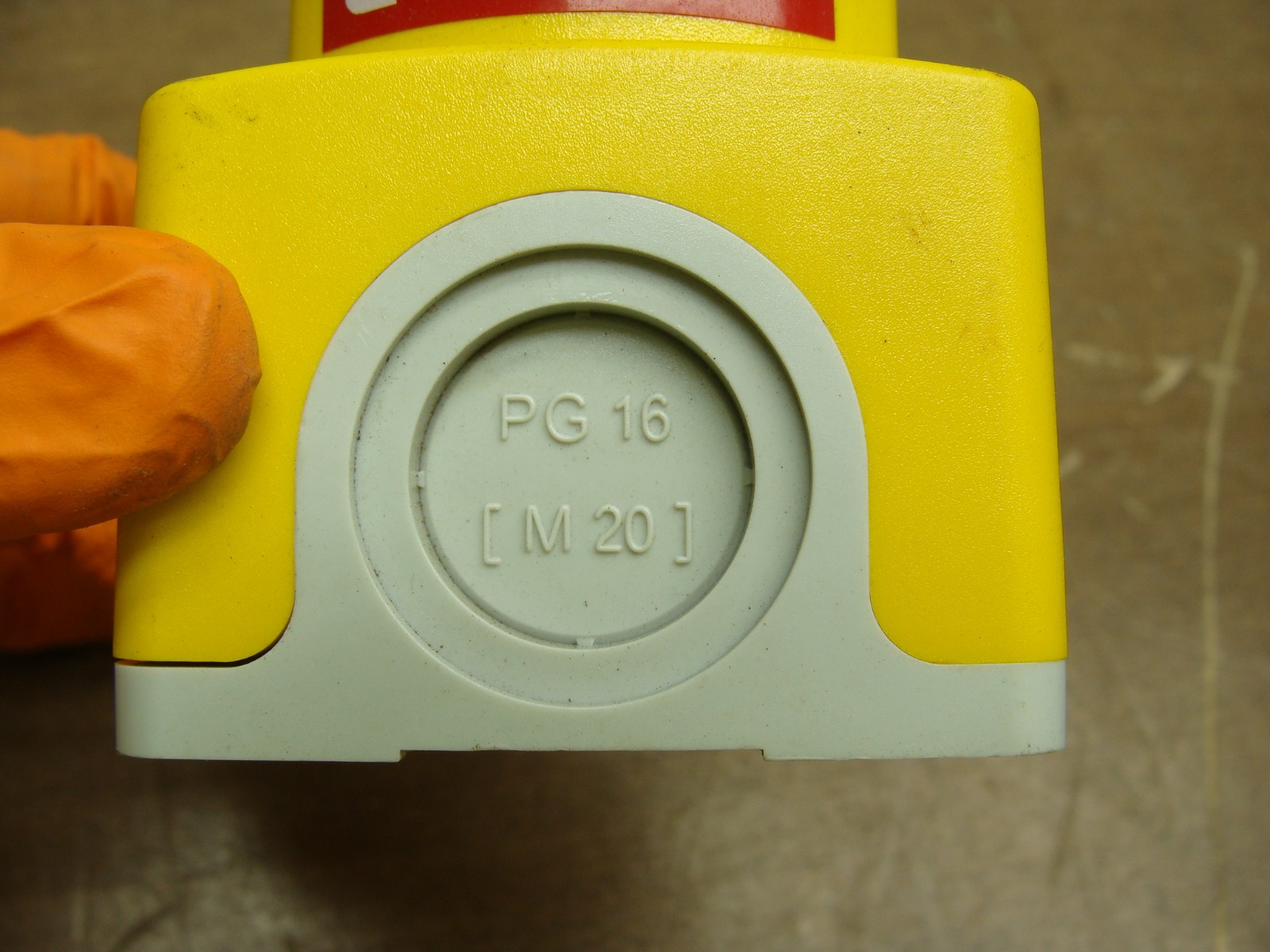 ABB EMERGENCY STOP BUTTON SWITCH CE4T-10R-02 W/ENCLOSURE CAT. NO. CEP