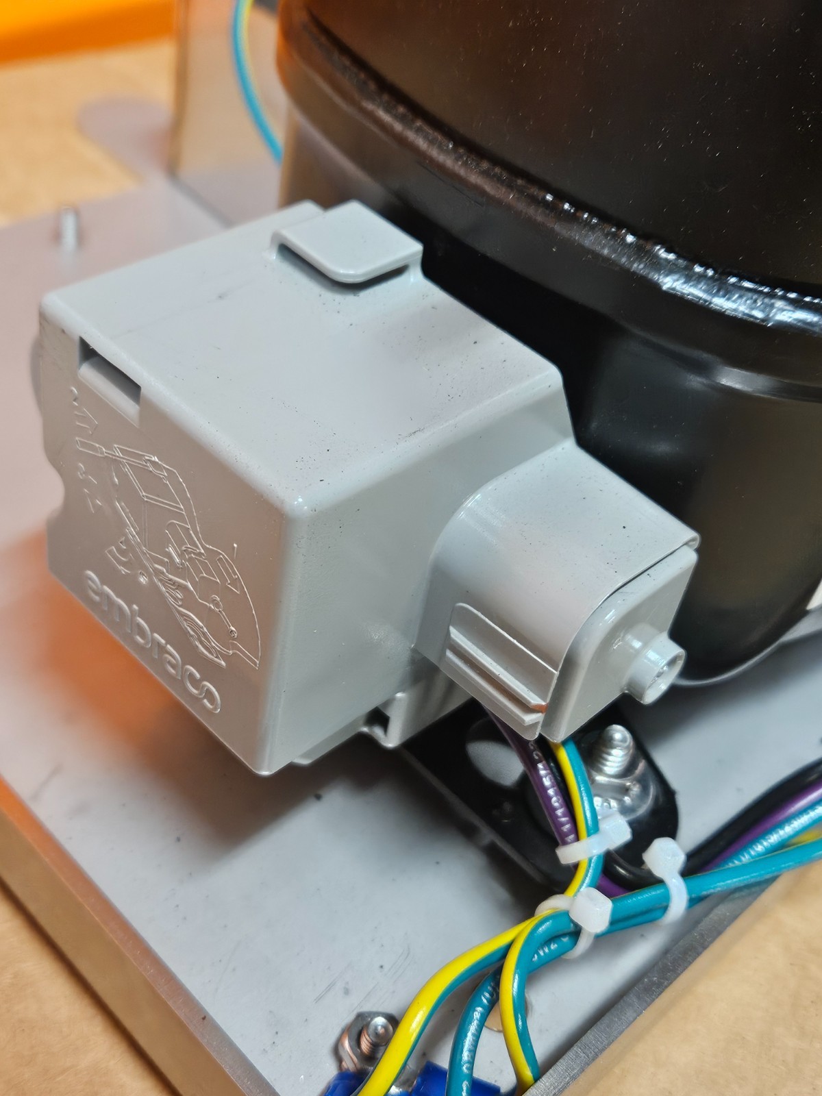 Eppendorf New Brunswick Innova 42R Compressor Condenser – Embraco EM 45HHR