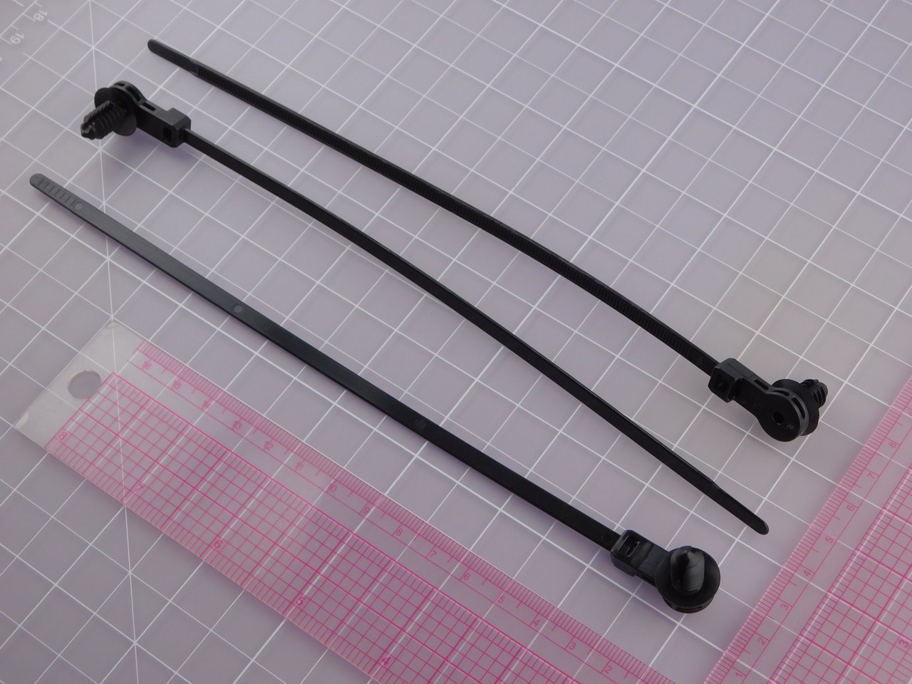 Lot of 1111 HELLERMANNTYTON 157-00425 CBL TIE LOCK BLK 50LB 8.50″ 1PC X127842