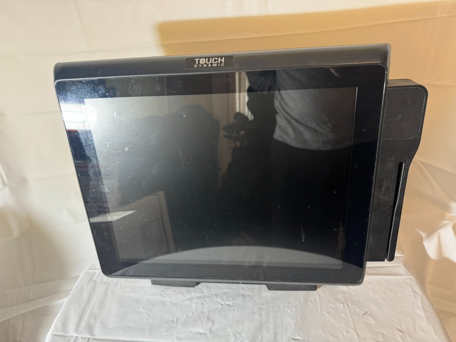 Touch Dynamic J1900 POS w/ Base, Card Reader & 500GB HDD – No Power Supply