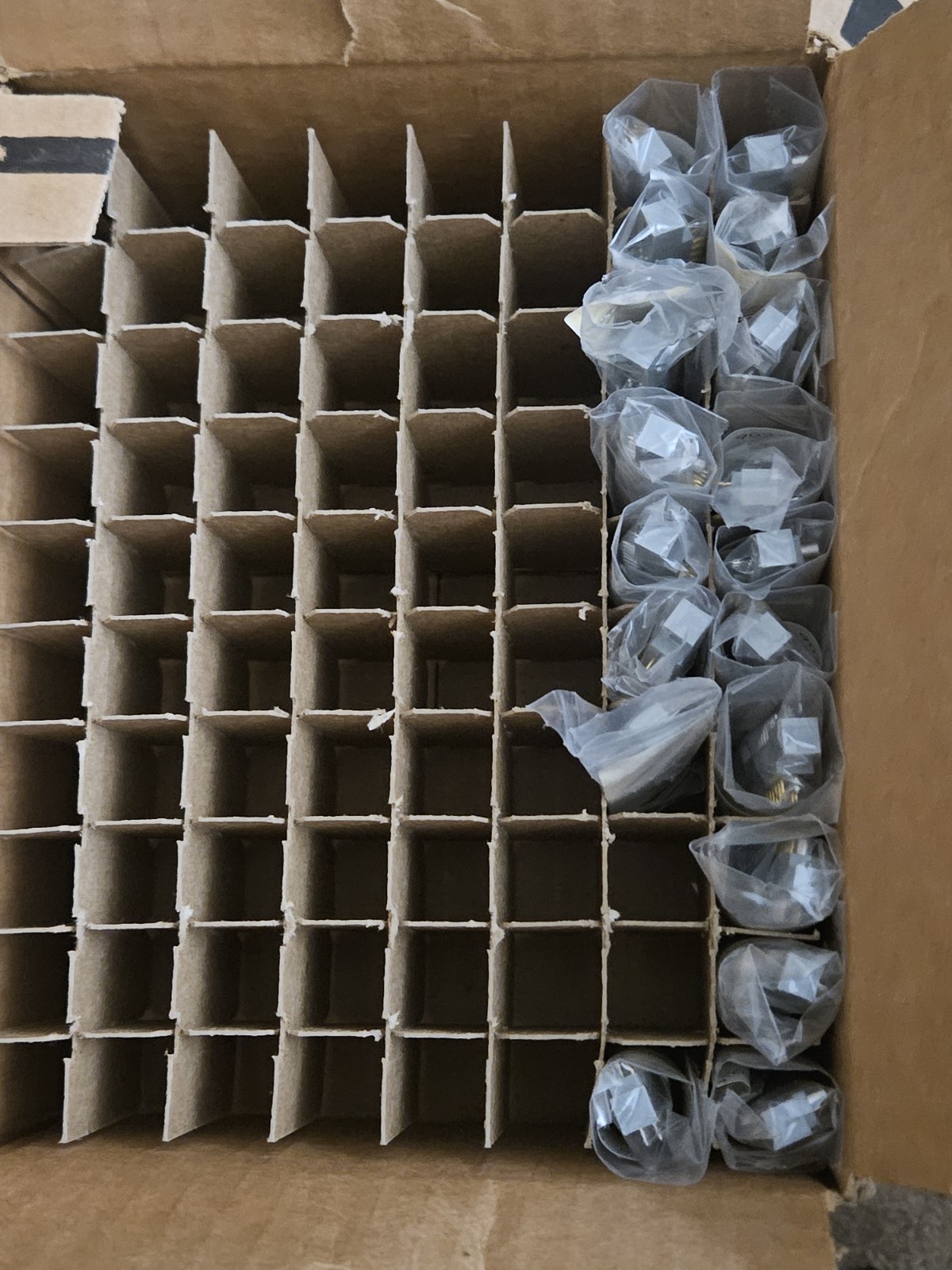 (18) WTBV30PD9J AirBorn 30-pin Straight Connector Plug Through-Hole Lot Of 18