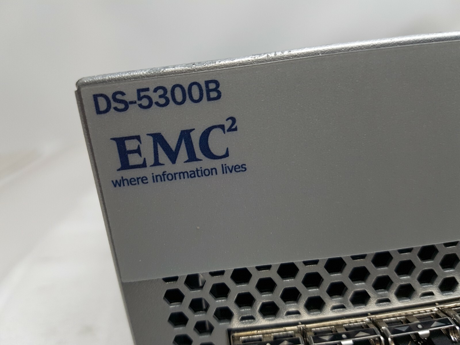 Brocade EMC DS-5300B 5300 48 Port Active 8Gb FC Switch EM-5320