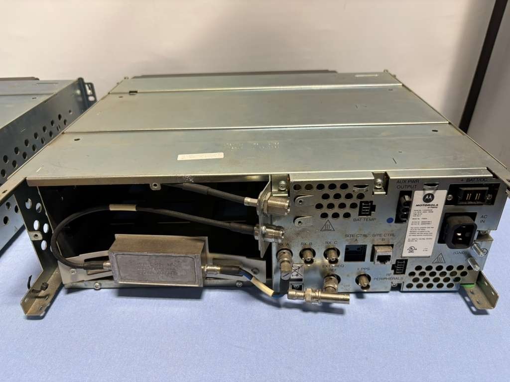 *LOT OF 2* Motorola GTR8000 Repeater Base Radio Chassis Part T7039A