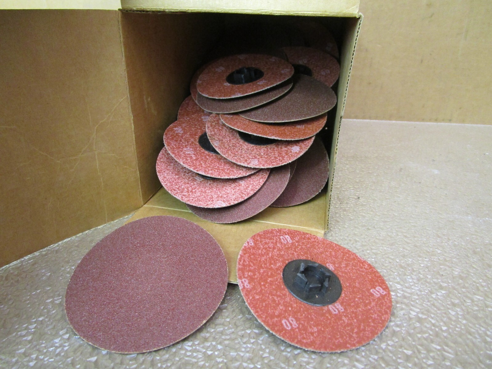 New Open Box Merit Abrasives 61060 3″ Dia. Lot of 44 Pieces 51834DN