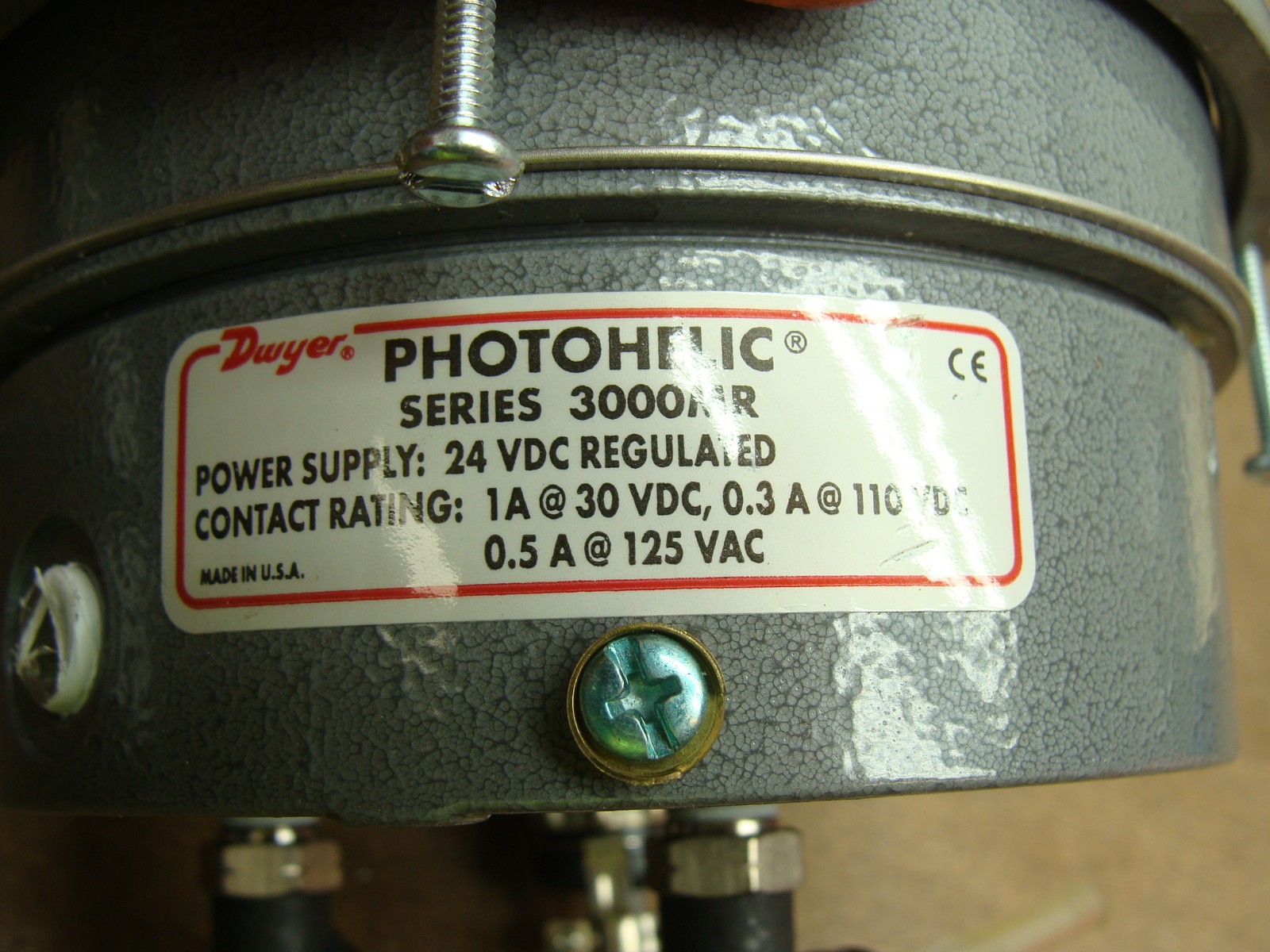 DWYER PHOTOHELIC SERIES 3000MR COMPACT DIFFERENTIAL PRESSURE GAUGE 0-3 IN WATER