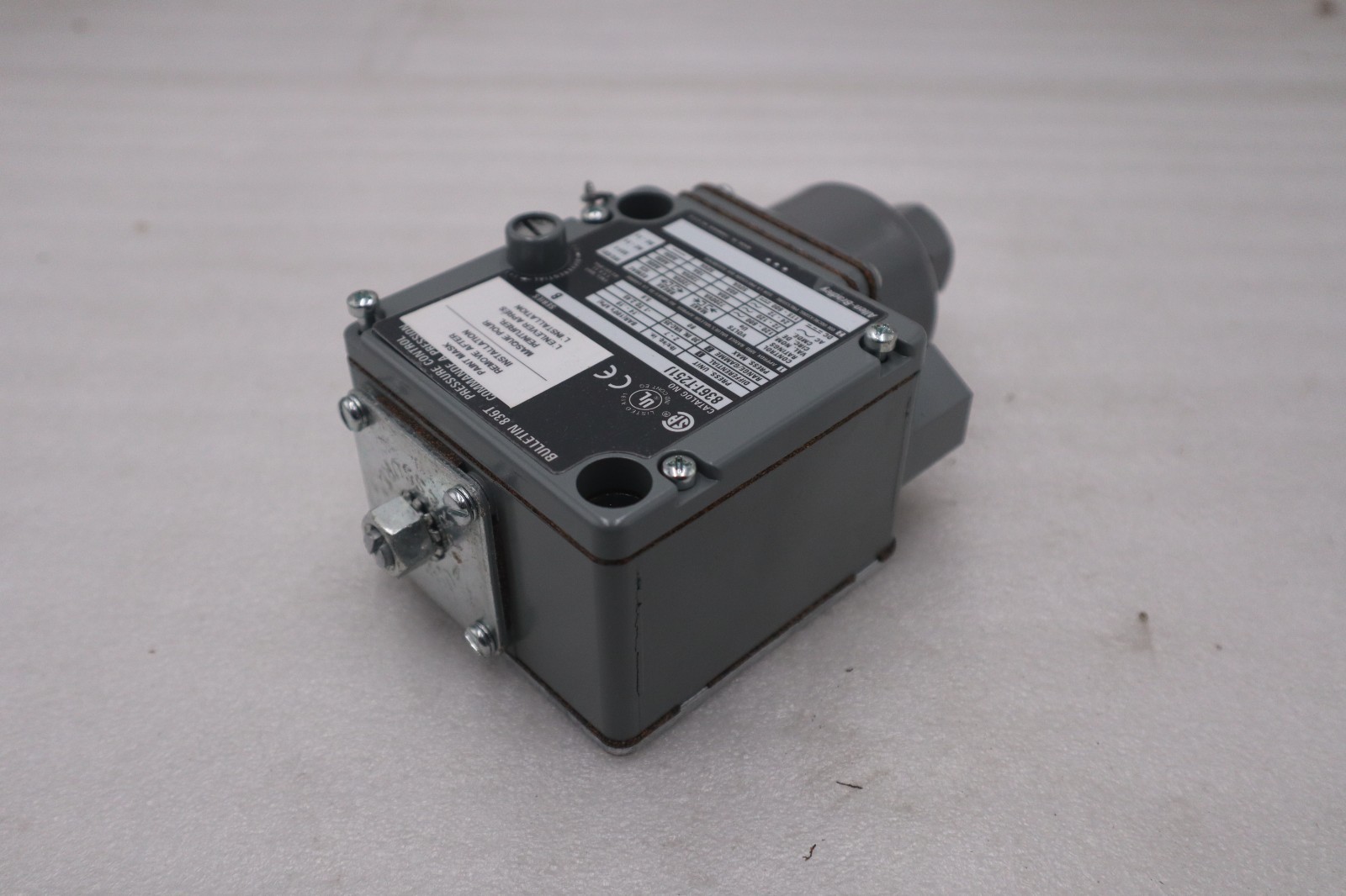 NEW ALLEN BRADLEY 836T-T251J /B PRESSURE CONTROL STOCK GF-713A
