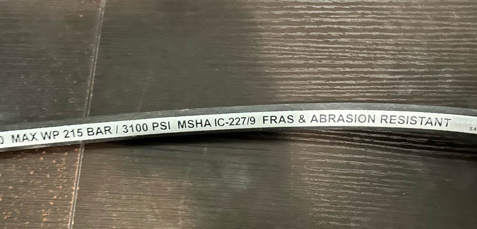 3/8″ X 141” Hydraulic Hose SAE100R17 3100 PSI Straight JIC Ends (136 144)
