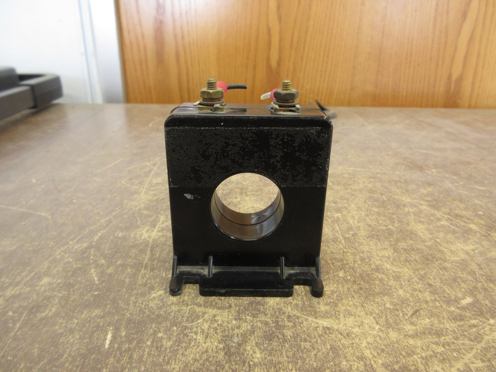 Instrument Transformer 2 SFT-201-0.2 Ratio 200:0.2A 600V 50-400Hz 10kV BIL Used