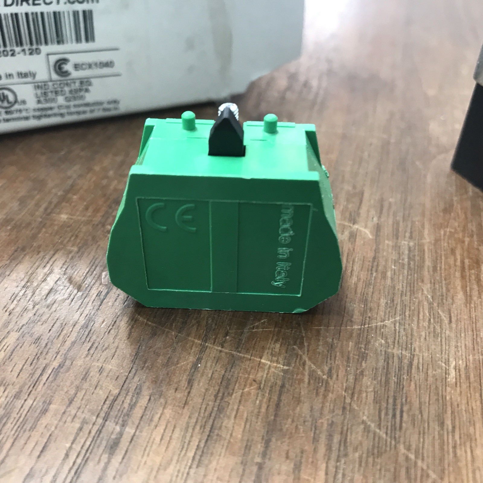 NEW OLD STOCK! AUTOMATION DIRECT 120V ILLUMINATED GREEN PUSH BUTTON GCX1202-120