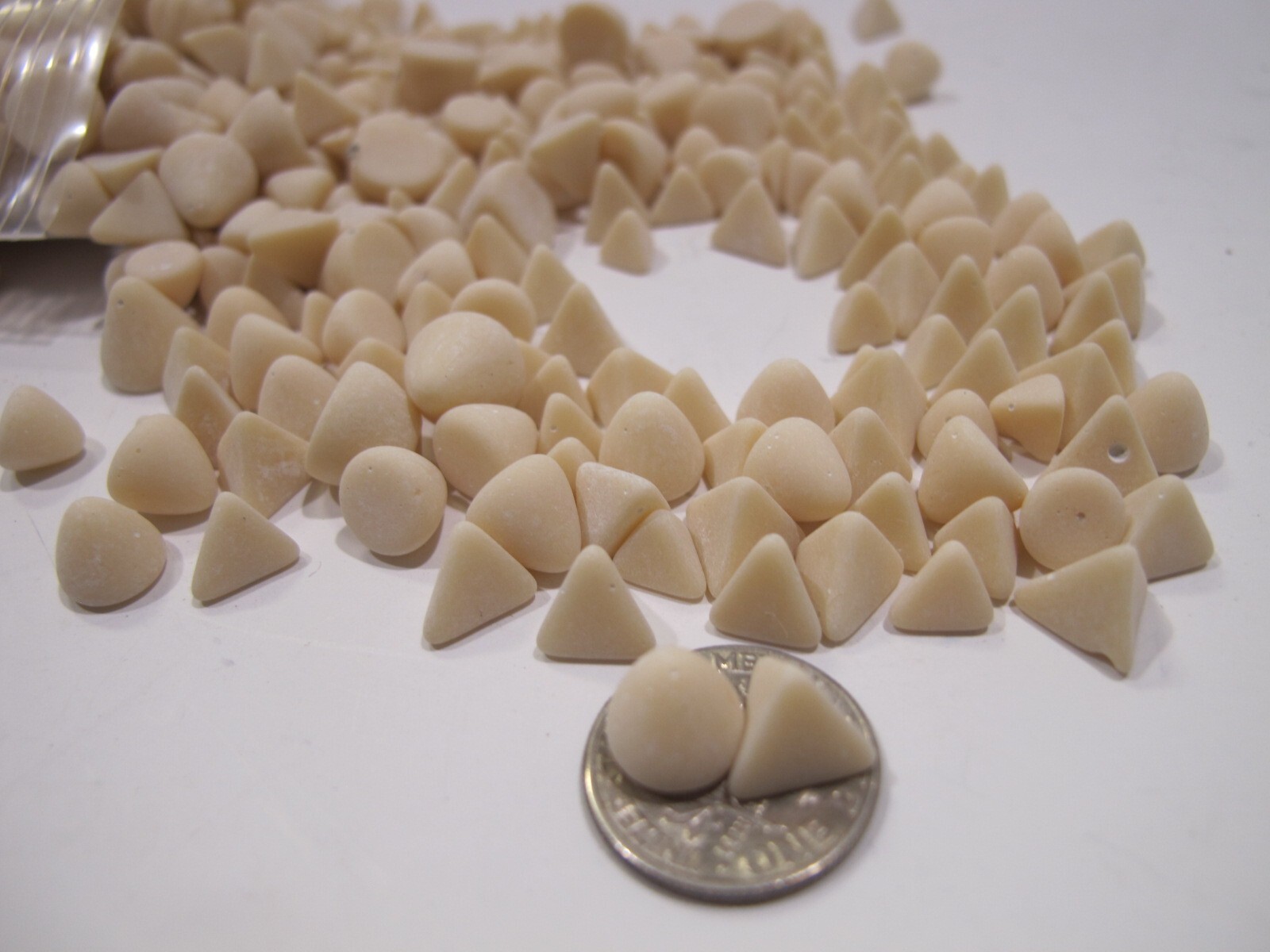 Otec Mix cone triangle Plastic Tumbling Polishing de-burring Media 8MM 1 Pound.