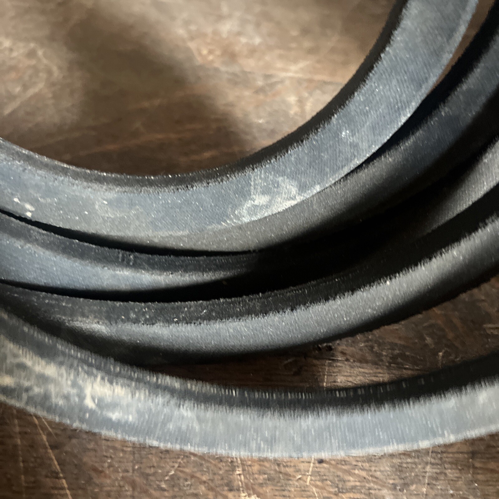 NOS DAYCO 5V1060 Super Power Wedge V-Belt