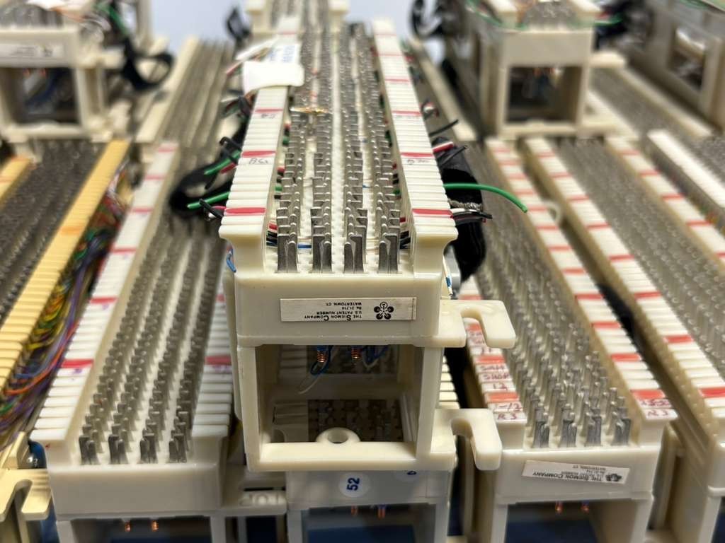 *LOT OF 42* The Siemon Company 50 Pair Punch Down Block Part S66M1