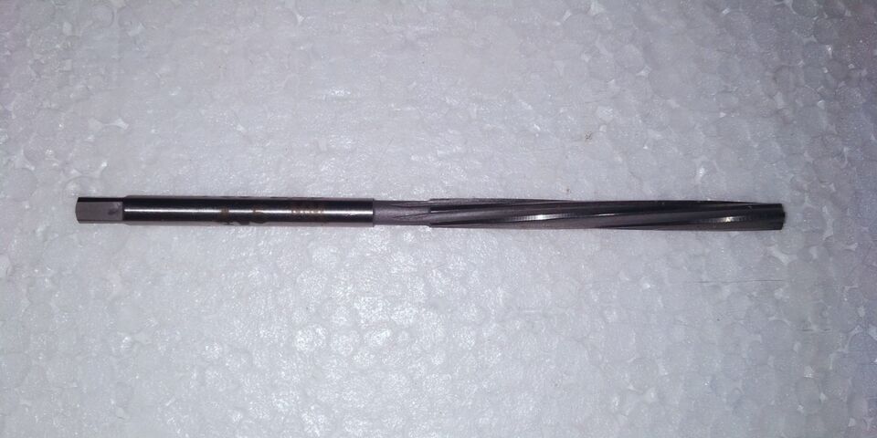 HSS 1-3/16″ Parallel Shank Hand Reamer – Cut Edge 5-1/4″ – Length 10-7/16″
