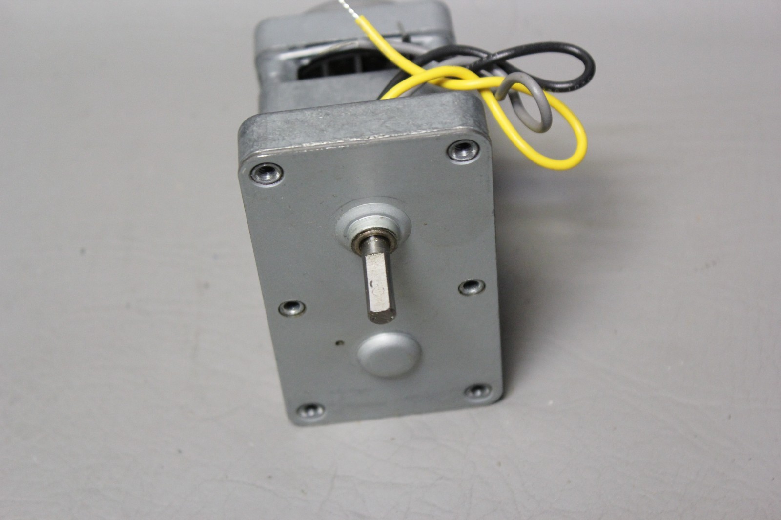 DAYTON GEAR REDUCTION MOTOR 4Z457 QGM-5035-1 115V 60HZ 35RPM