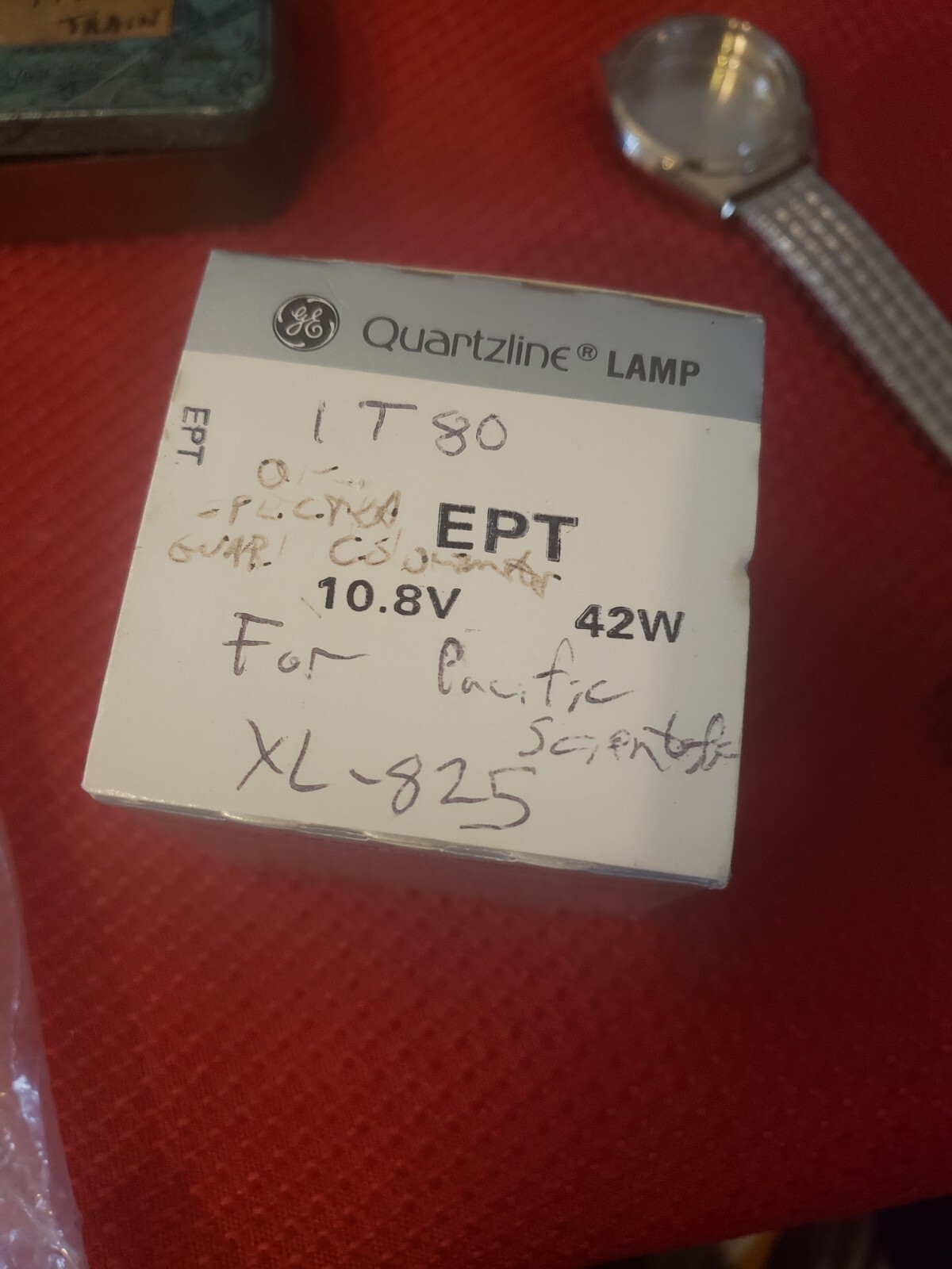 NEW Old Stock GE Quartzline Lamp # EPT 10.8v 42w 4 Pacific Scientific XL-825 +