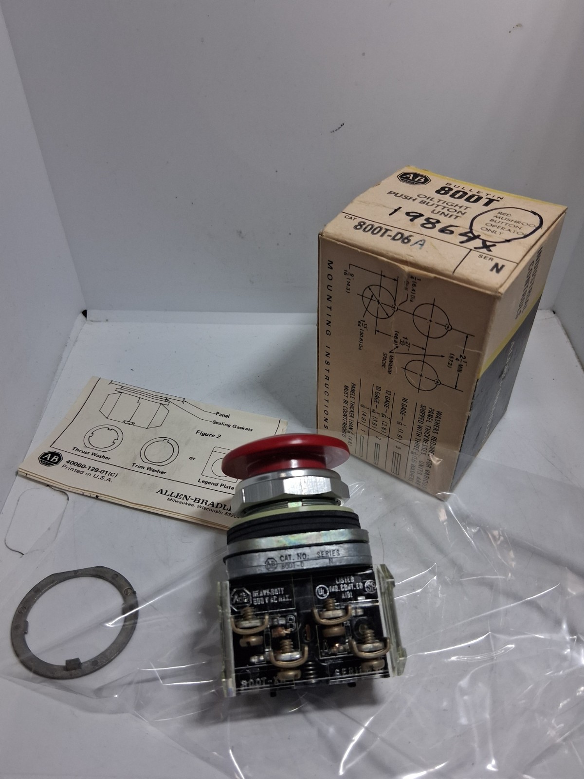 ALLEN BRADLEY 800T-D6A PUSHBUTTON RED MUSHROOM HEAD 1NO/1NC SERIES N NIB
